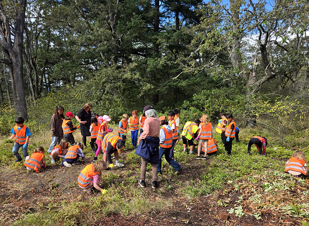 RogersGroupwMaya20251001_KBanasch_sm_Obscured